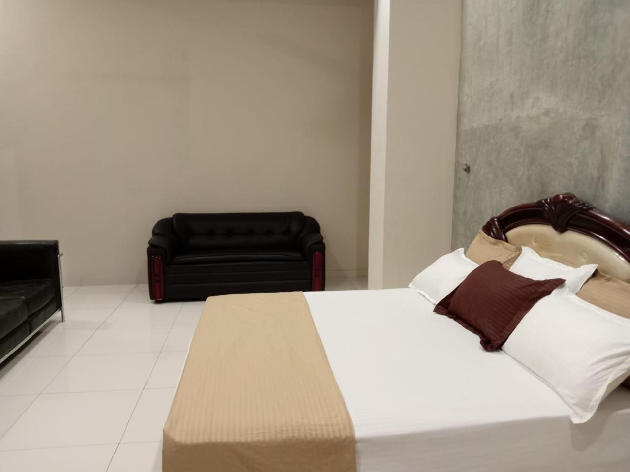 Thalangama Lakeview Lodge Battaramulla Kültér fotó