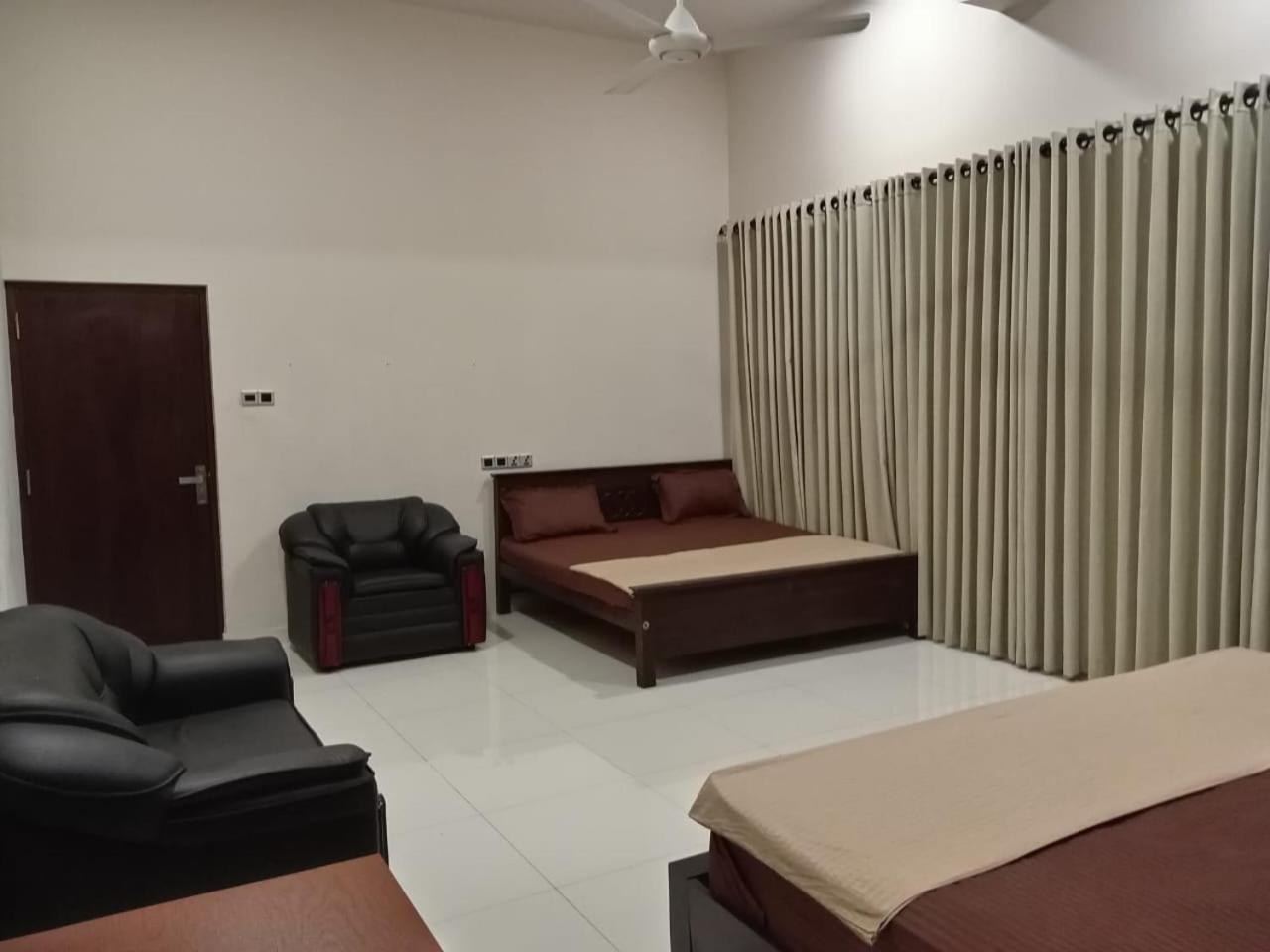 Thalangama Lakeview Lodge Battaramulla Kültér fotó