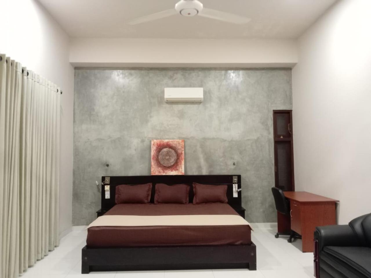 Thalangama Lakeview Lodge Battaramulla Kültér fotó