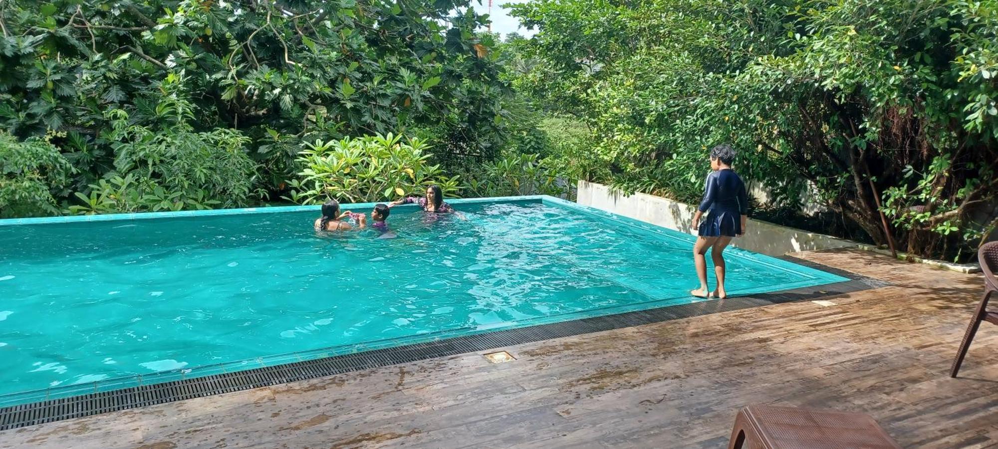 Thalangama Lakeview Lodge Battaramulla Kültér fotó