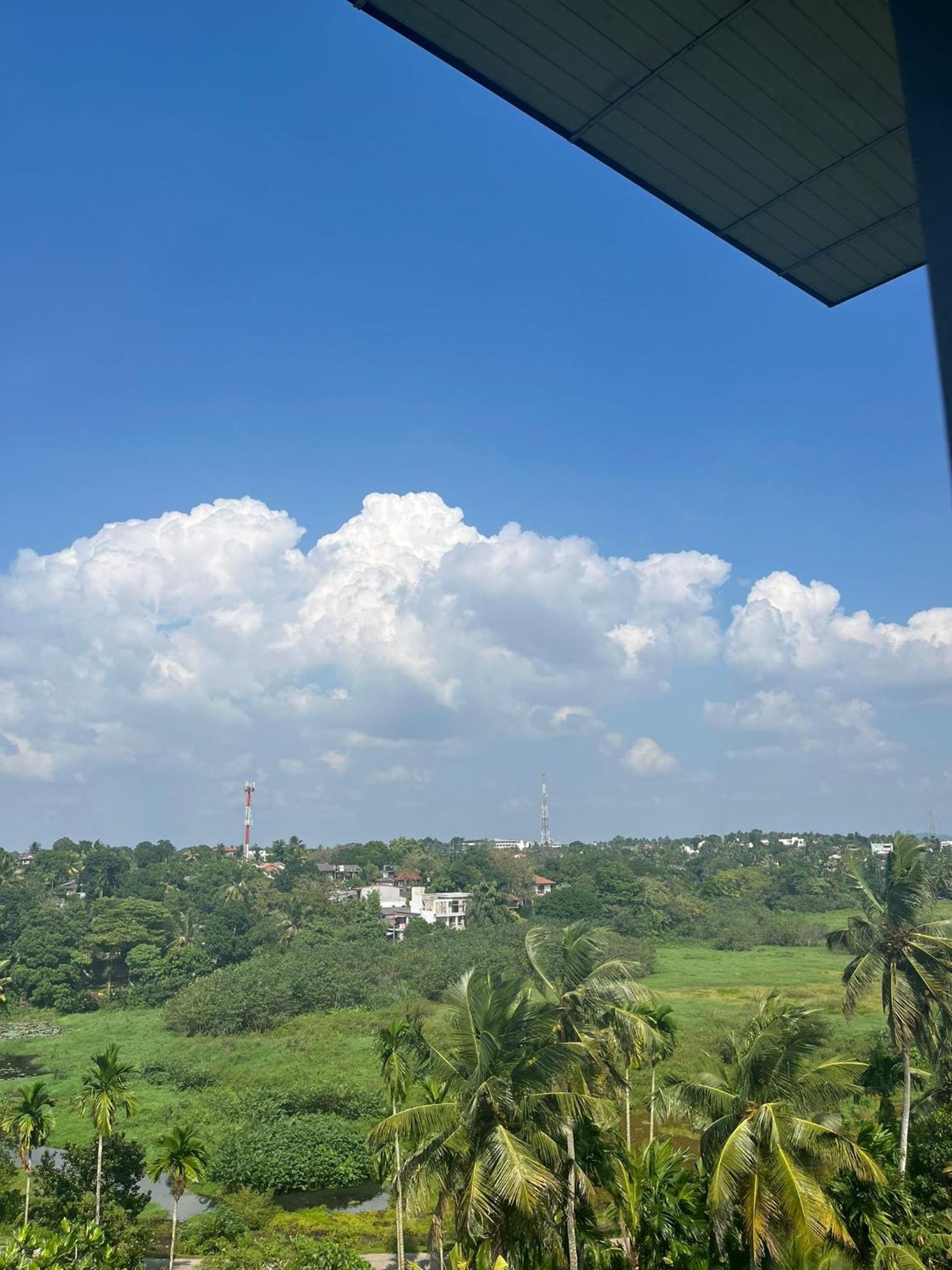 Thalangama Lakeview Lodge Battaramulla Kültér fotó